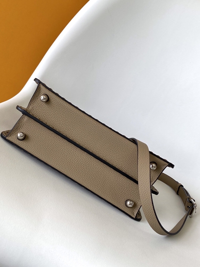 フェンディバッグ内部構造